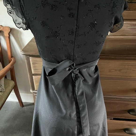 Formal fashion dress 4 - Picture 4 of 5